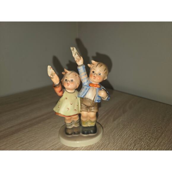 Vintage Hummel Figurine "Auf Wiedersehen" TMK 3 #153/0 5.5" Goebel Germany - Picture 1 of 5